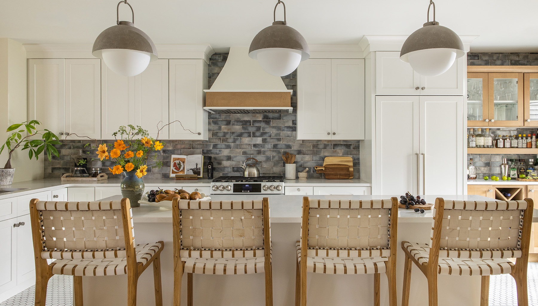 bright-kitchen-space